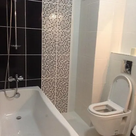 Raza Soarelui Solid Apartment