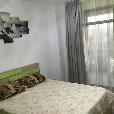 Raza Soarelui Solid Apartment