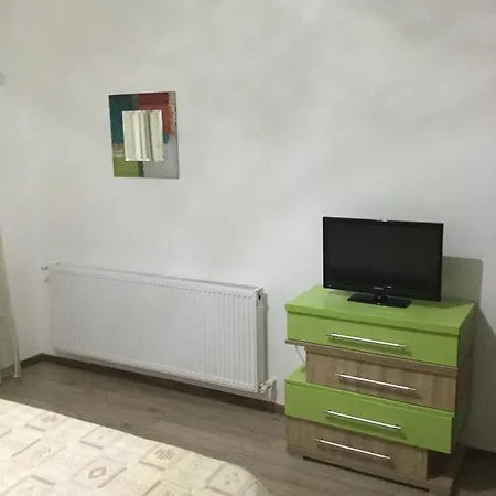 Raza Soarelui Solid Apartment